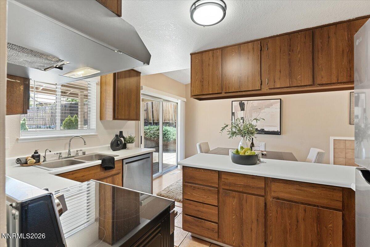 8570 Corrigan Way Reno, NV 89506 - Photo 16 of 39 16-8570 Corrigan Way Reno NV 89506 (16 o