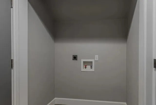 $319,999 | 2927 Pegasus Drive, Garland, TX 75044