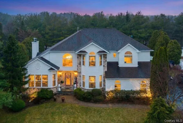 $1,030,000 | 11 Island Trail, Mount Sinai, NY 11766