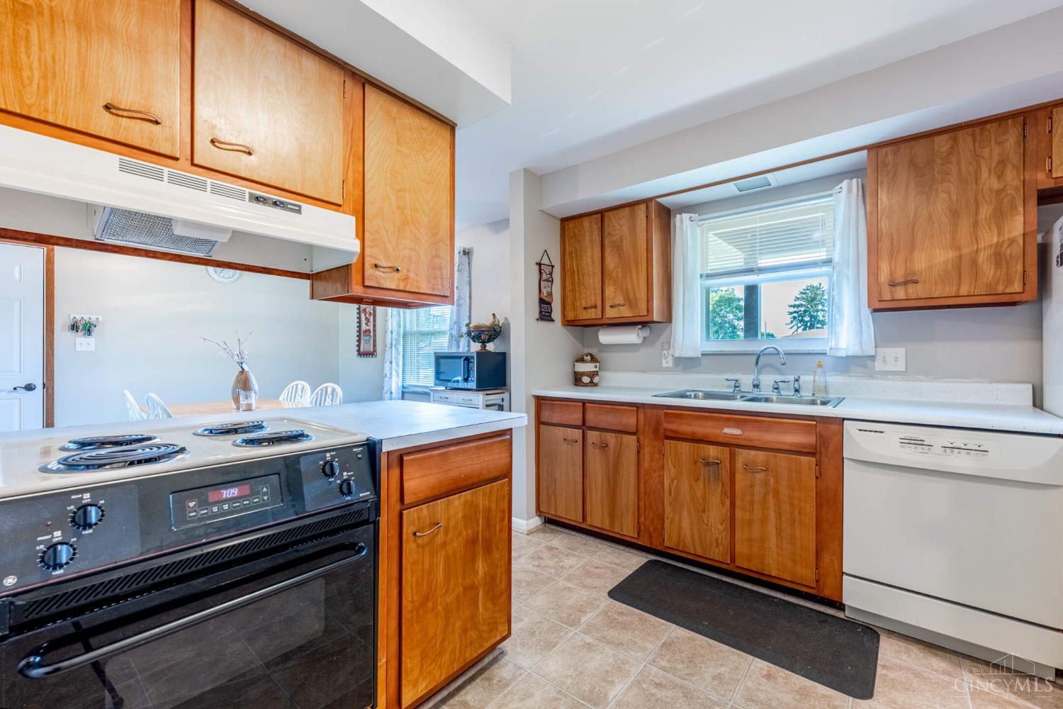 4185 Rose Marie Road Franklin, OH 45005 - Photo 6 of 29 Gallery Image 6