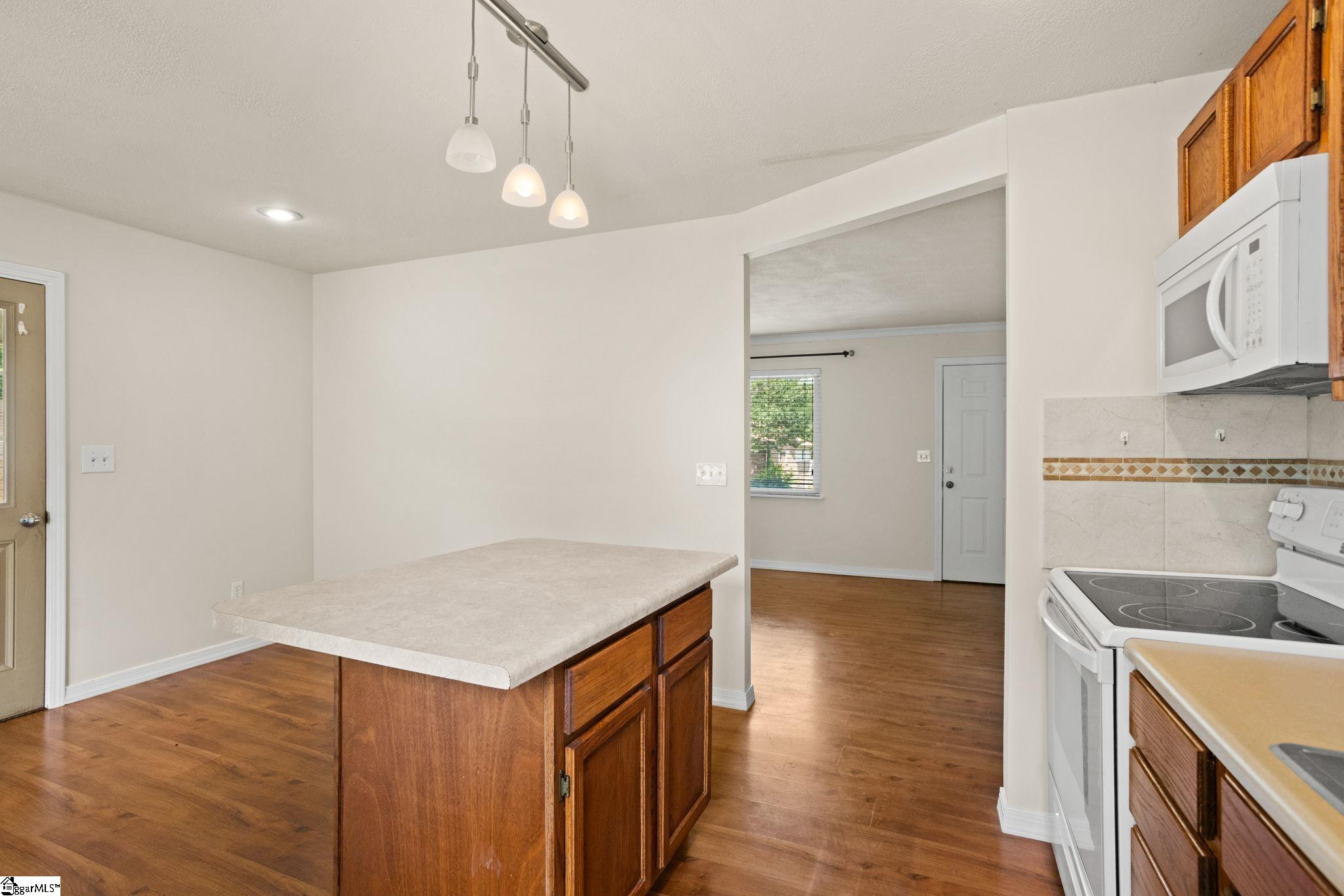 706 Harvey Road Greer, SC 29651 - Photo 8 of 28