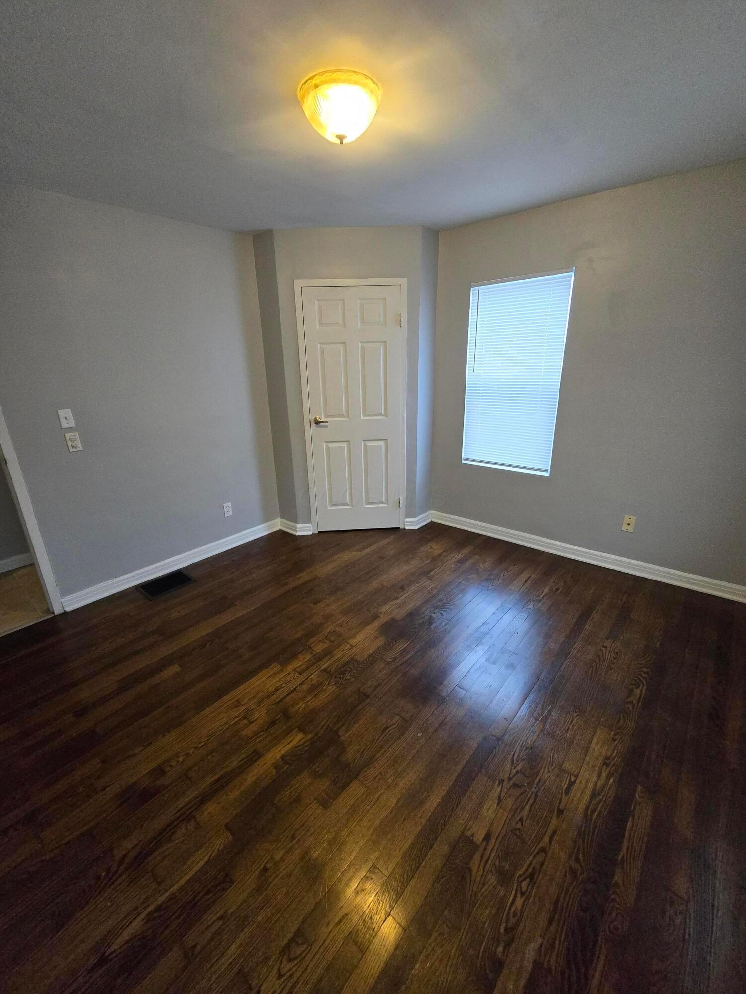 1725 Lancashire Road Columbus, OH 43219 - Photo 12 of 22 20241125_094957