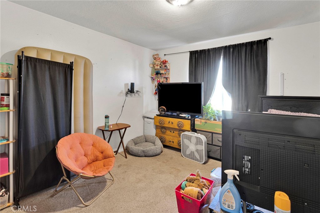 13475 Yakima Road Apple Valley, CA 92308 - Photo 14 of 20