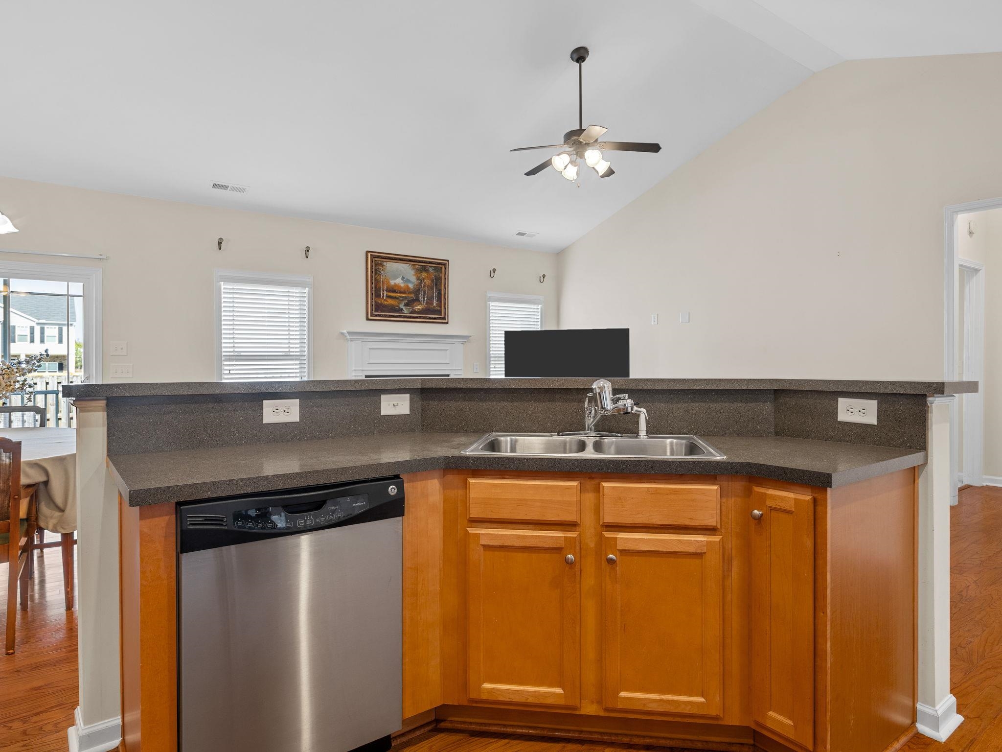 229 Medoc Lane Moore, SC 29369 - Photo 5 of 33