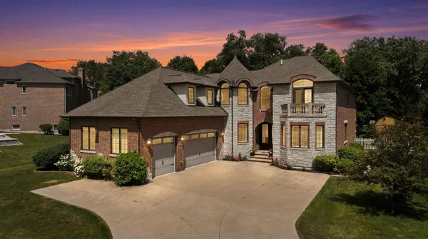 $1,789,000 | 1736 Brian Grant Court, Downers Grove, IL 60516