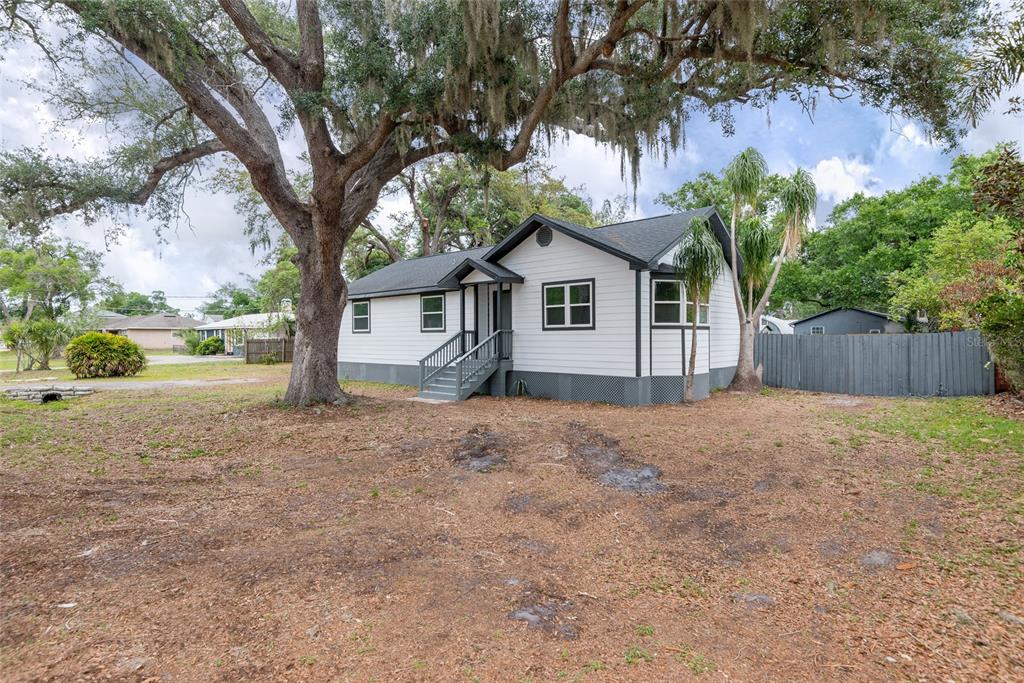 8812 Dyer Road Riverview, FL 33578 - Photo 2 of 34