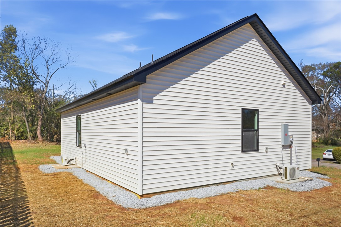 216 South Stribling Street Seneca, SC 29678 - Photo 5 of 38