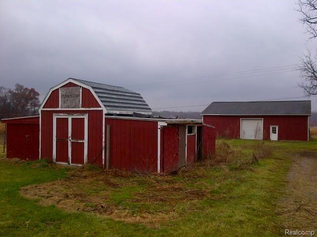 1075 County Farm Road Howell, MI 48843 - Photo 3 of 10 IMG-20141106-40866.jpg