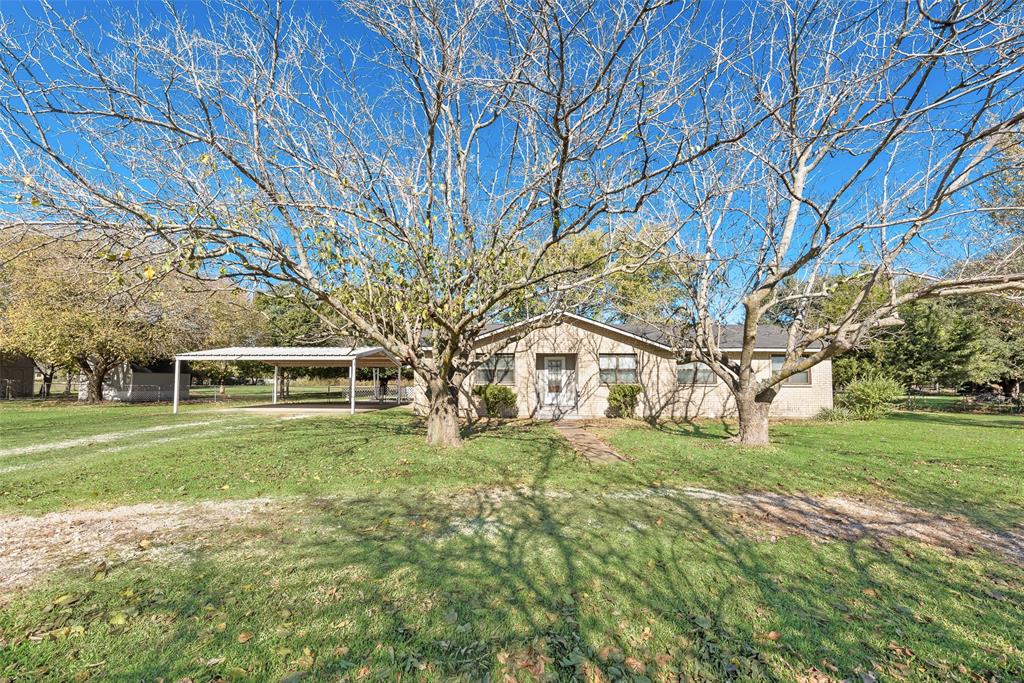 646 Liska Road Ennis, TX 75119 - Photo 3 of 23