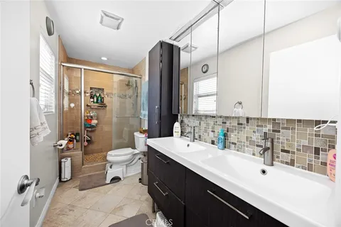 a view of a livingroom with furniture