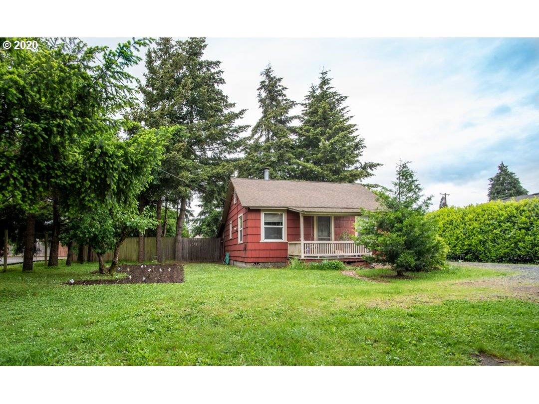 1229 5th Street Springfield, OR 97477 - Photo 2 of 32