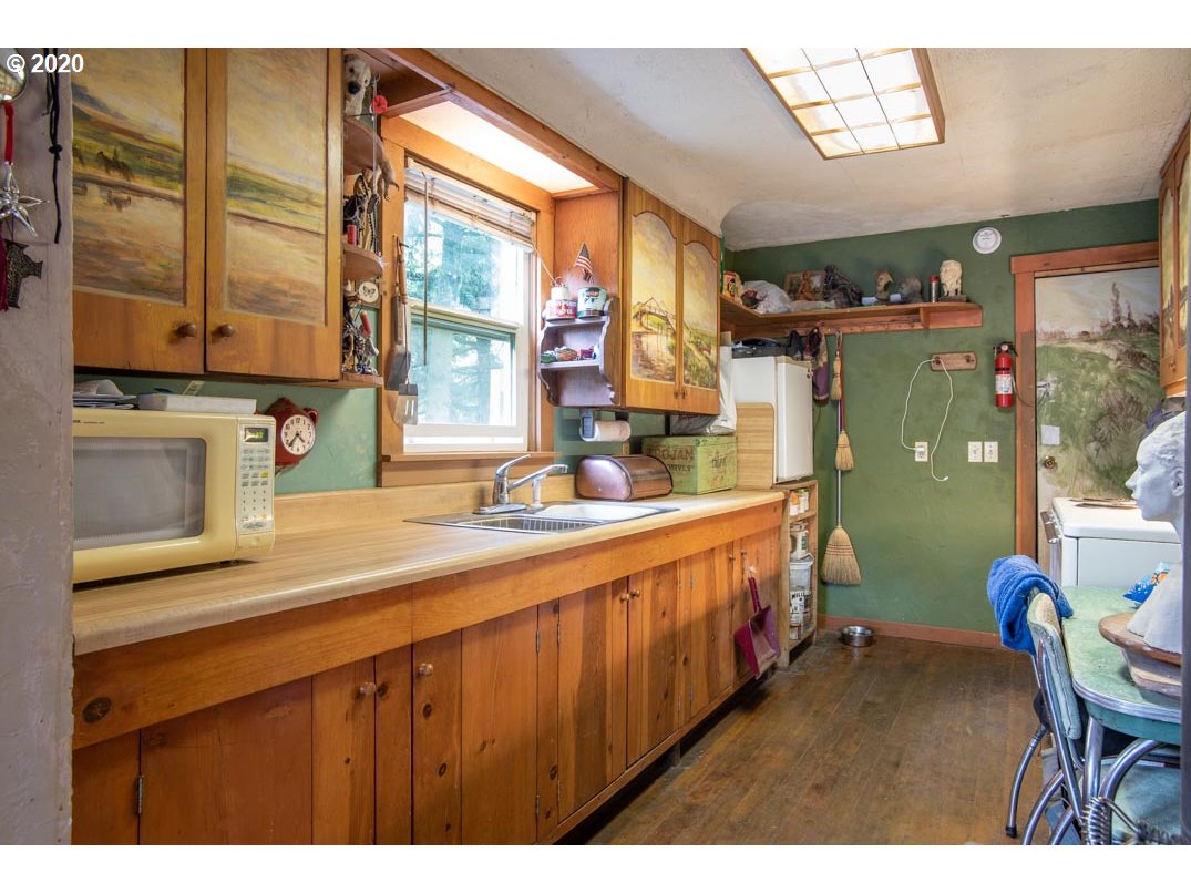 1229 5th Street Springfield, OR 97477 - Photo 12 of 32