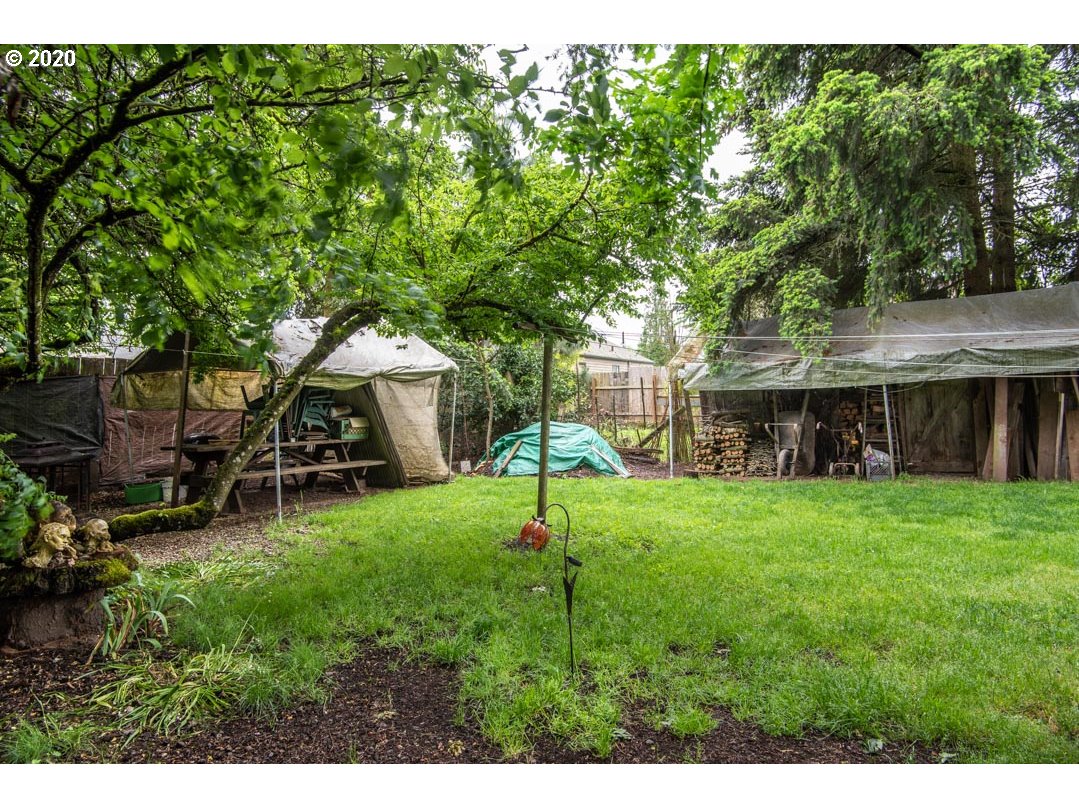 1229 5th Street Springfield, OR 97477 - Photo 31 of 32