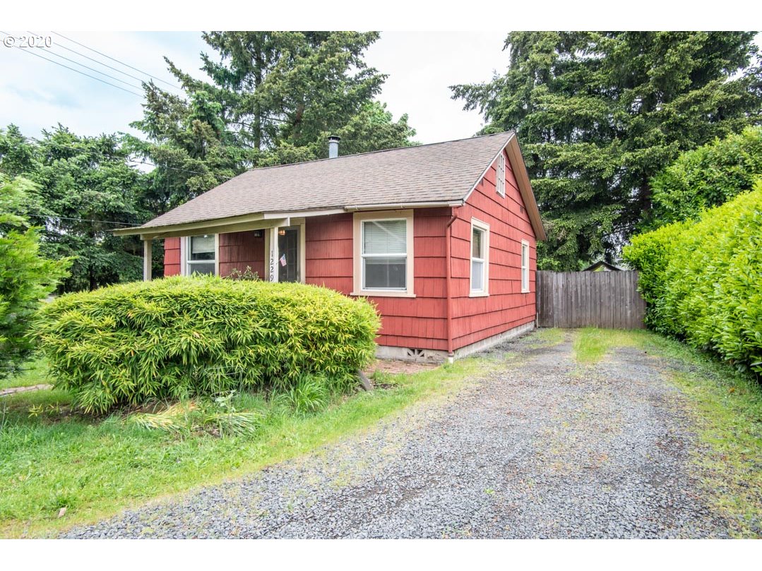 1229 5th Street Springfield, OR 97477 - Photo 5 of 32