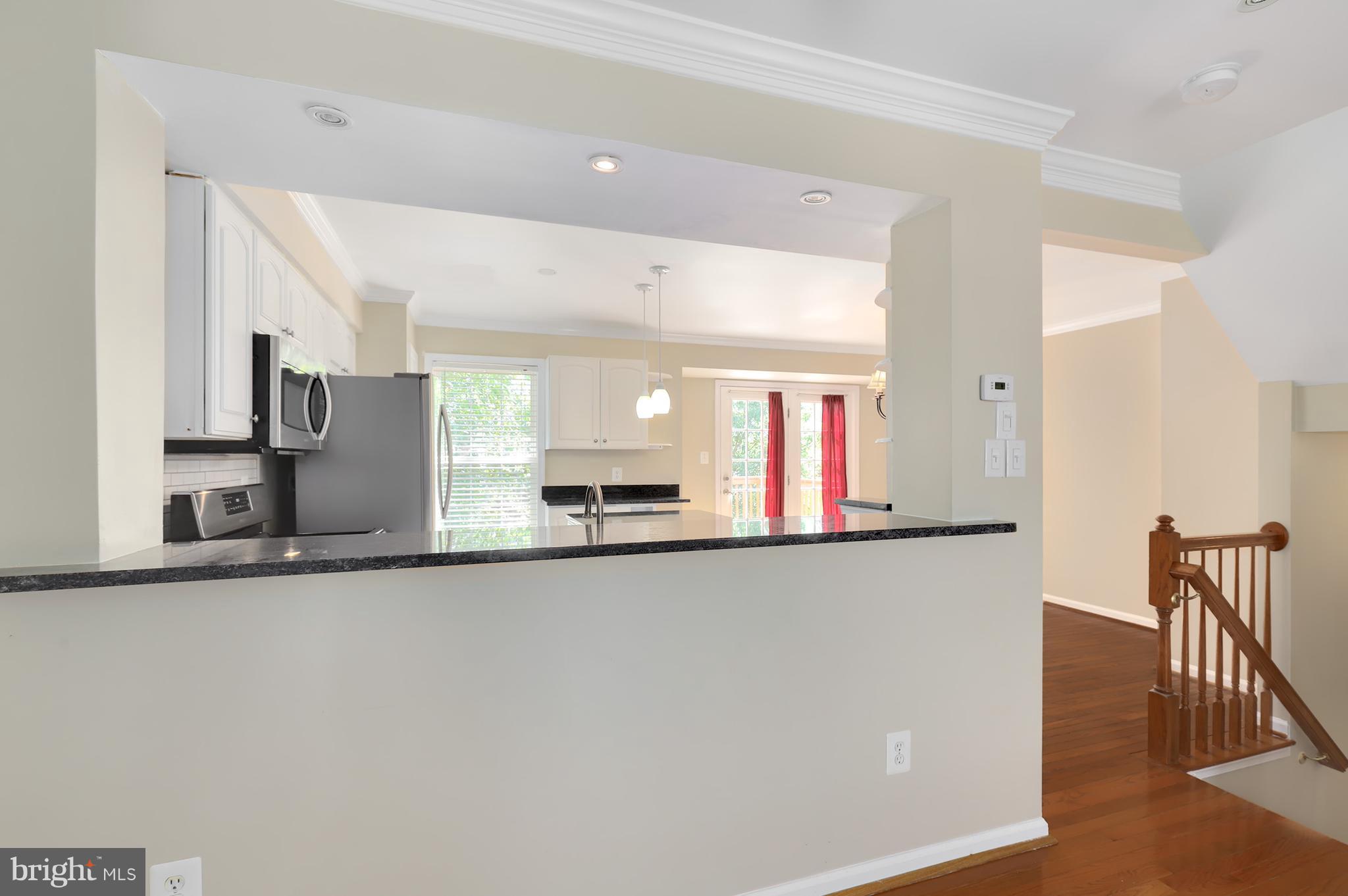 6484 Topsails Lane Springfield, VA 22150 - Photo 11 of 30 Living Room