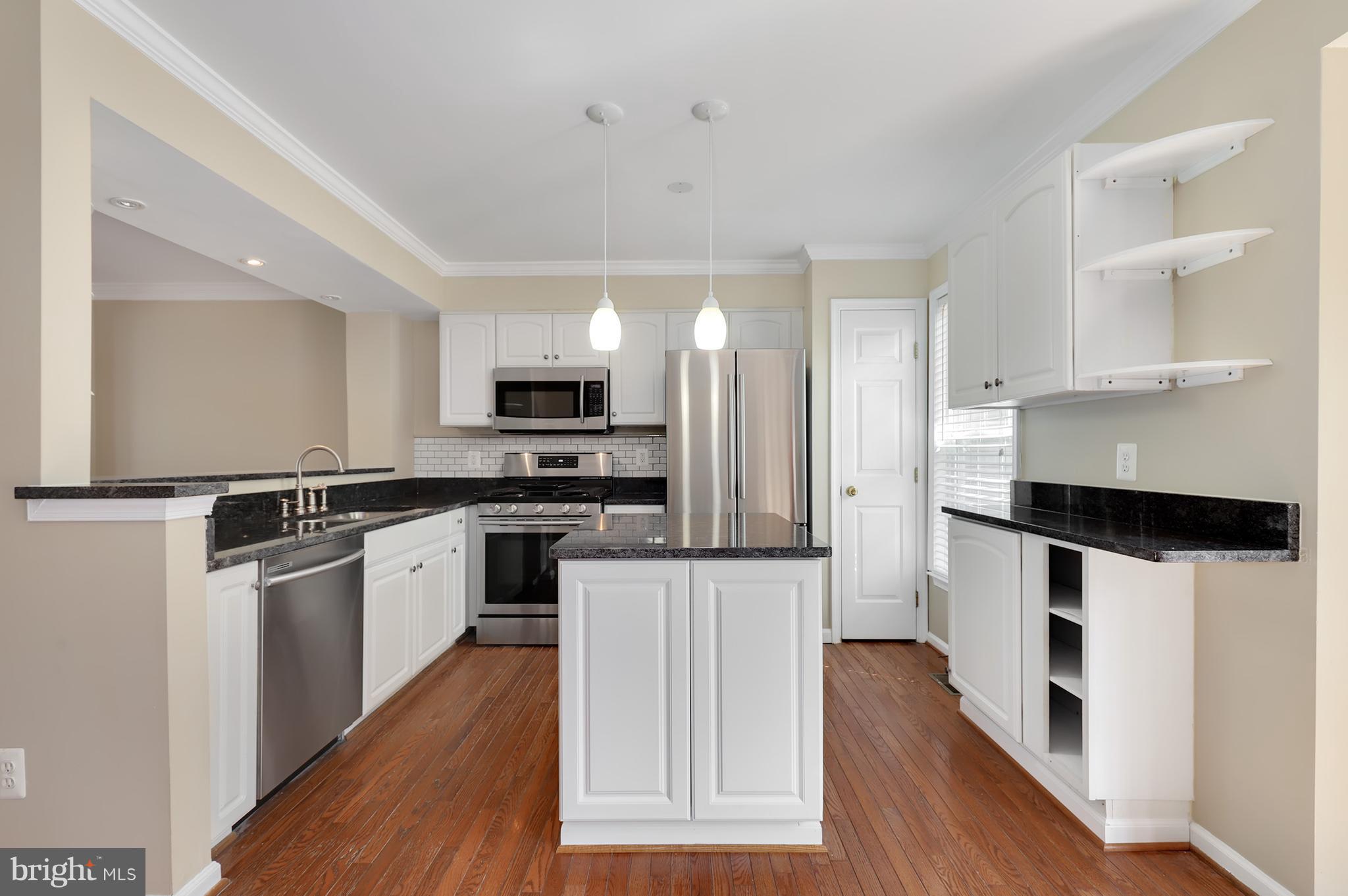 6484 Topsails Lane Springfield, VA 22150 - Photo 12 of 30 Kitchen