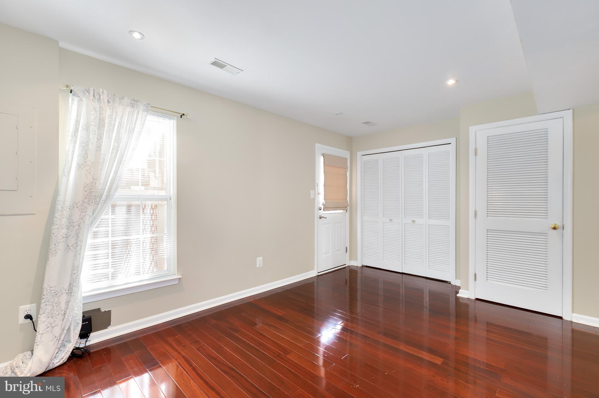 6484 Topsails Lane Springfield, VA 22150 - Photo 6 of 30 Interior (General)