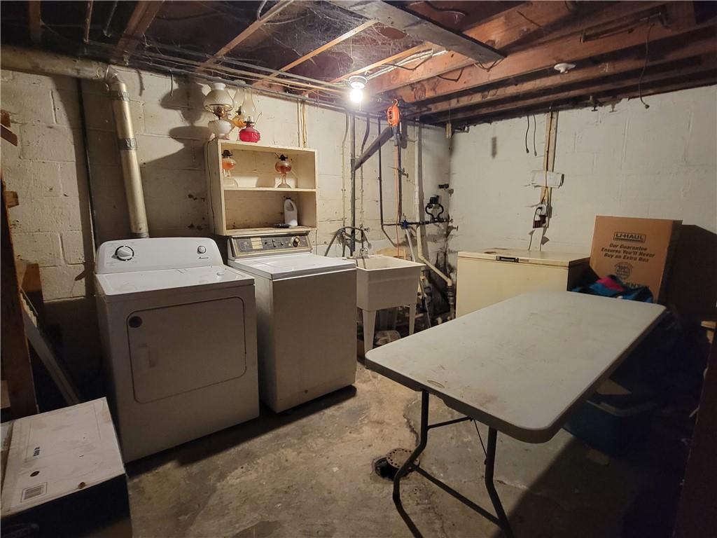 421 Hays Road Venetia, PA 15367 - Photo 16 of 28 a utility room with dryer and washer