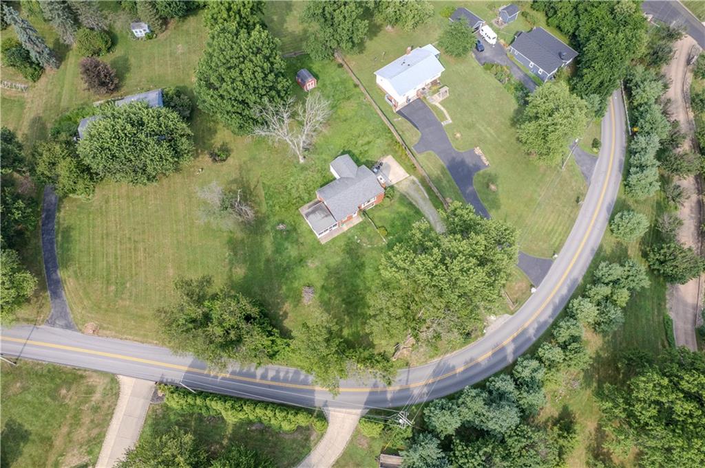 421 Hays Road Venetia, PA 15367 - Photo 25 of 28 an aerial view of a residential houses with yard
