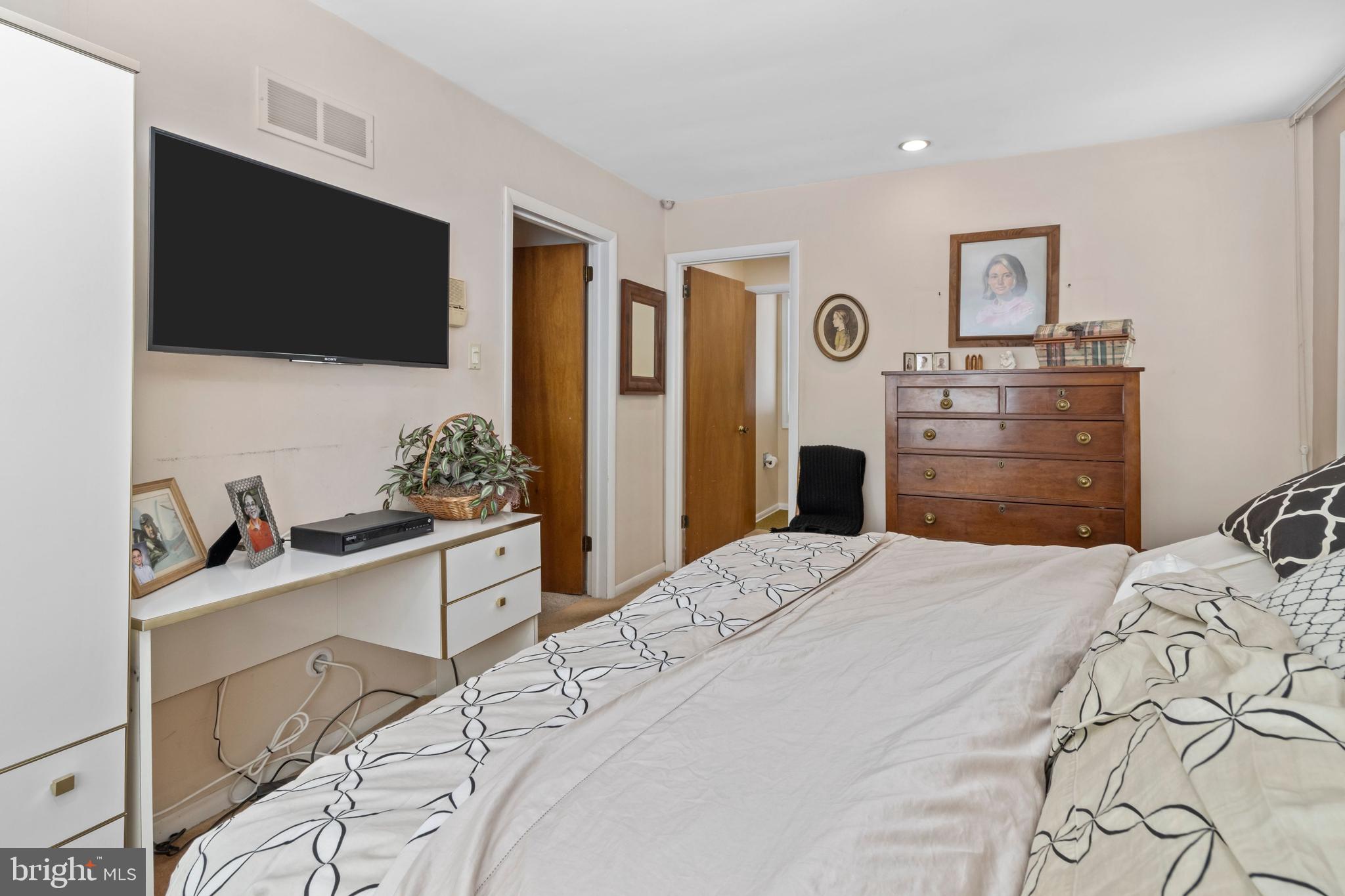 320 Moreland Road Huntingdon Valley, PA 19006 - Photo 21 of 52