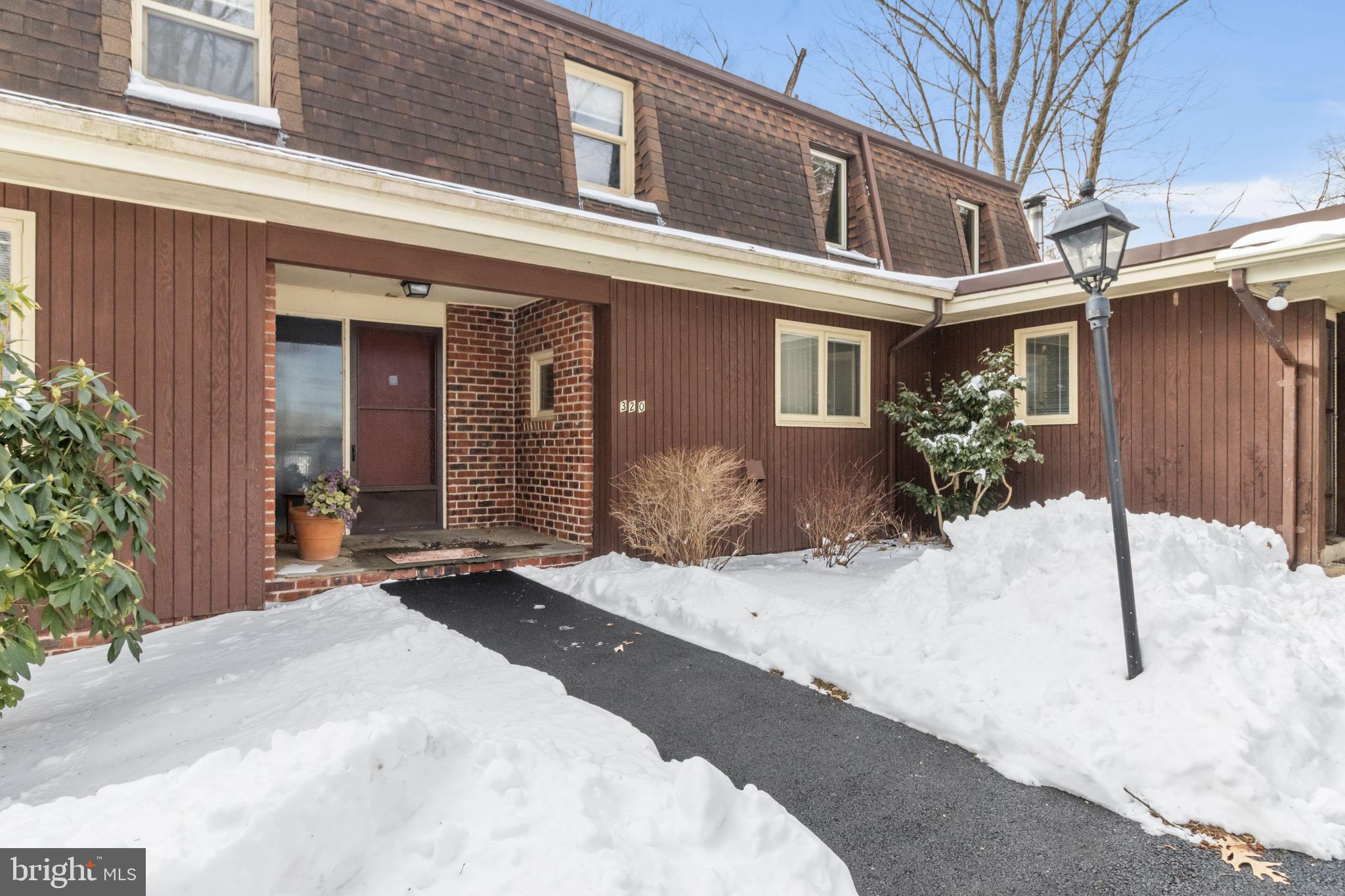320 Moreland Road Huntingdon Valley, PA 19006 - Photo 4 of 52