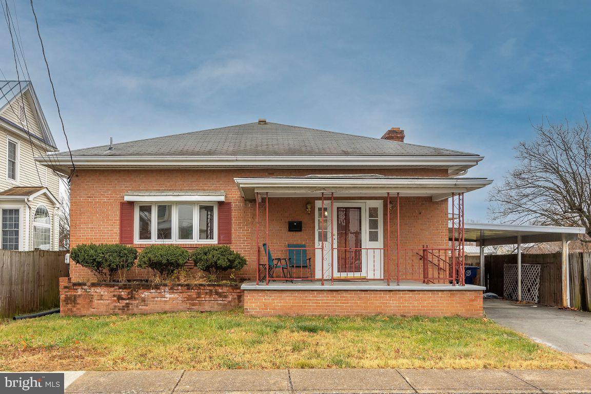 321 Blue Ridge Avenue Front Royal, VA 22630 - Photo 1 of 34 Gallery Image 1