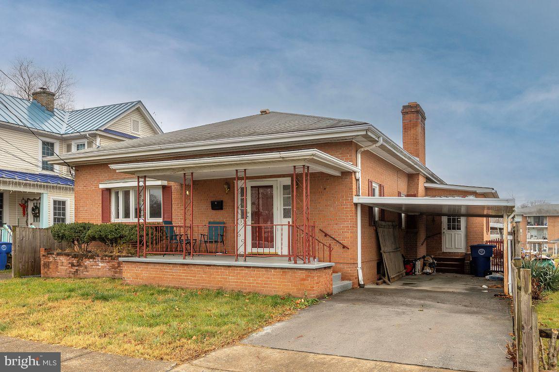 321 Blue Ridge Avenue Front Royal, VA 22630 - Photo 2 of 34 Gallery Image 2