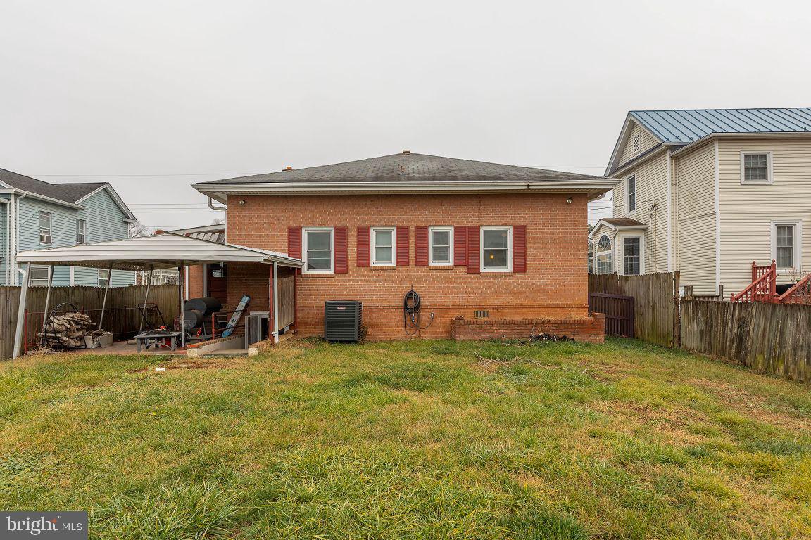 321 Blue Ridge Avenue Front Royal, VA 22630 - Photo 33 of 34 Gallery Image 33