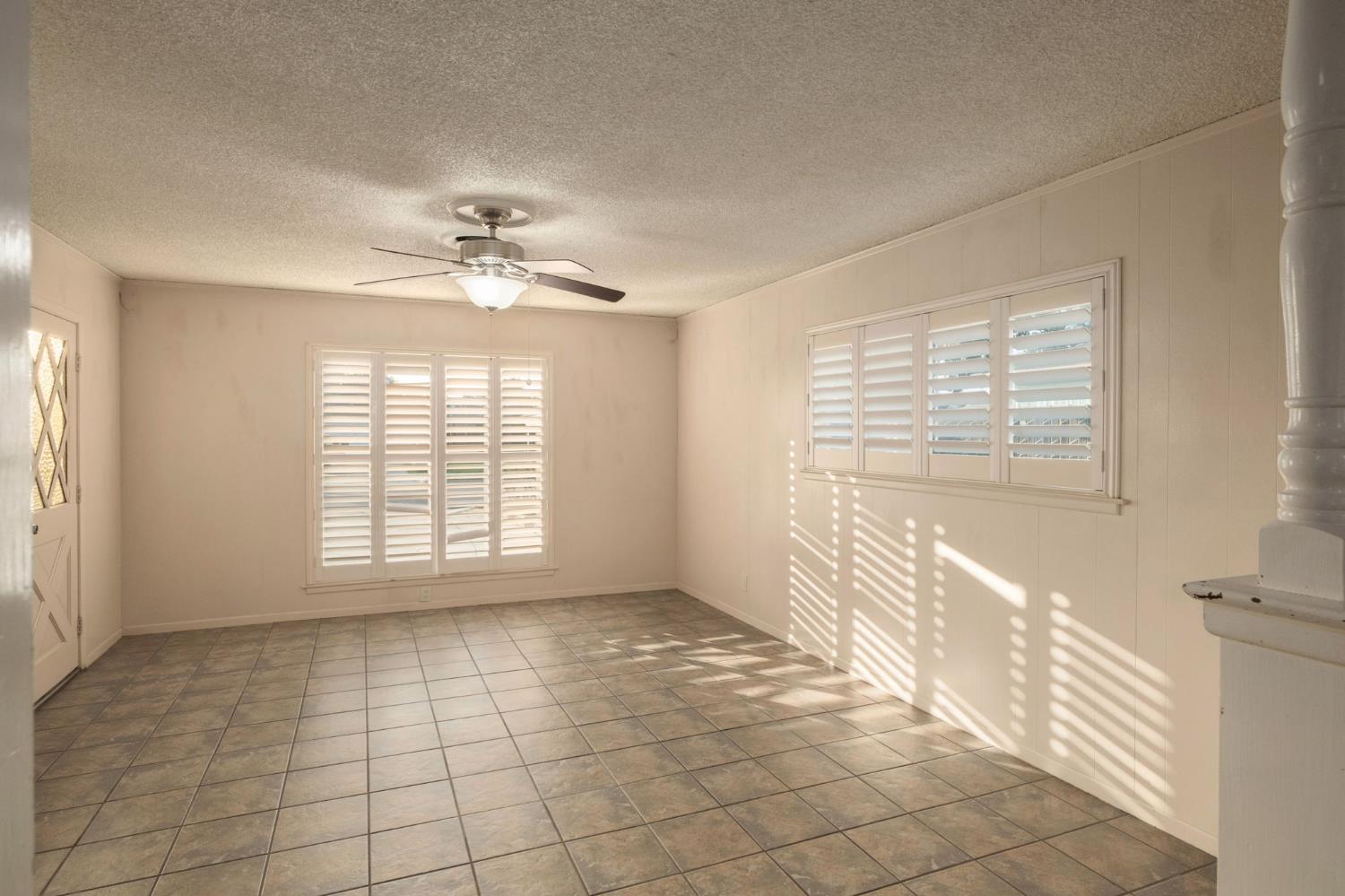 4376 North 5th Street Fresno, CA 93726 - Photo 12 of 22