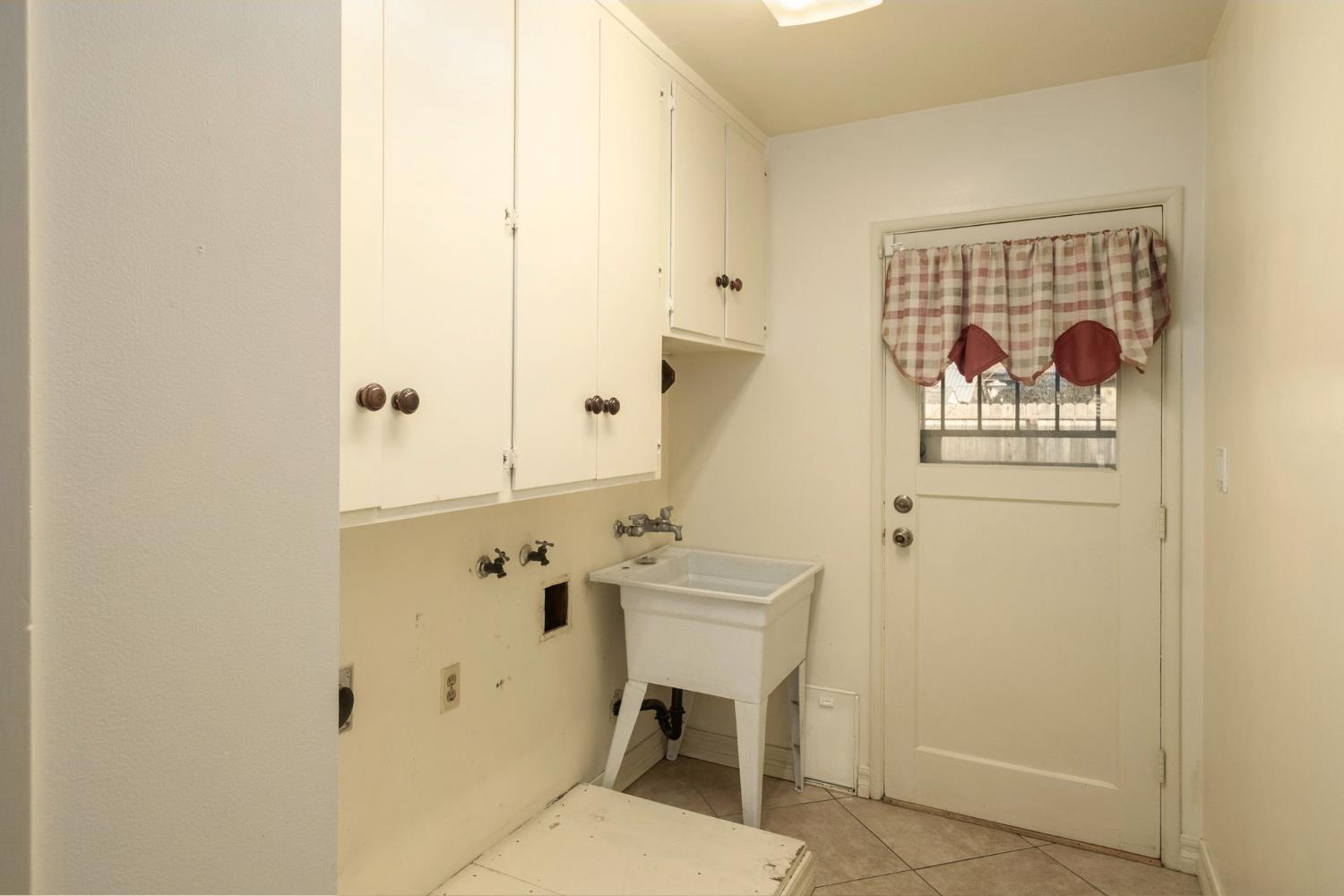 4376 North 5th Street Fresno, CA 93726 - Photo 19 of 22