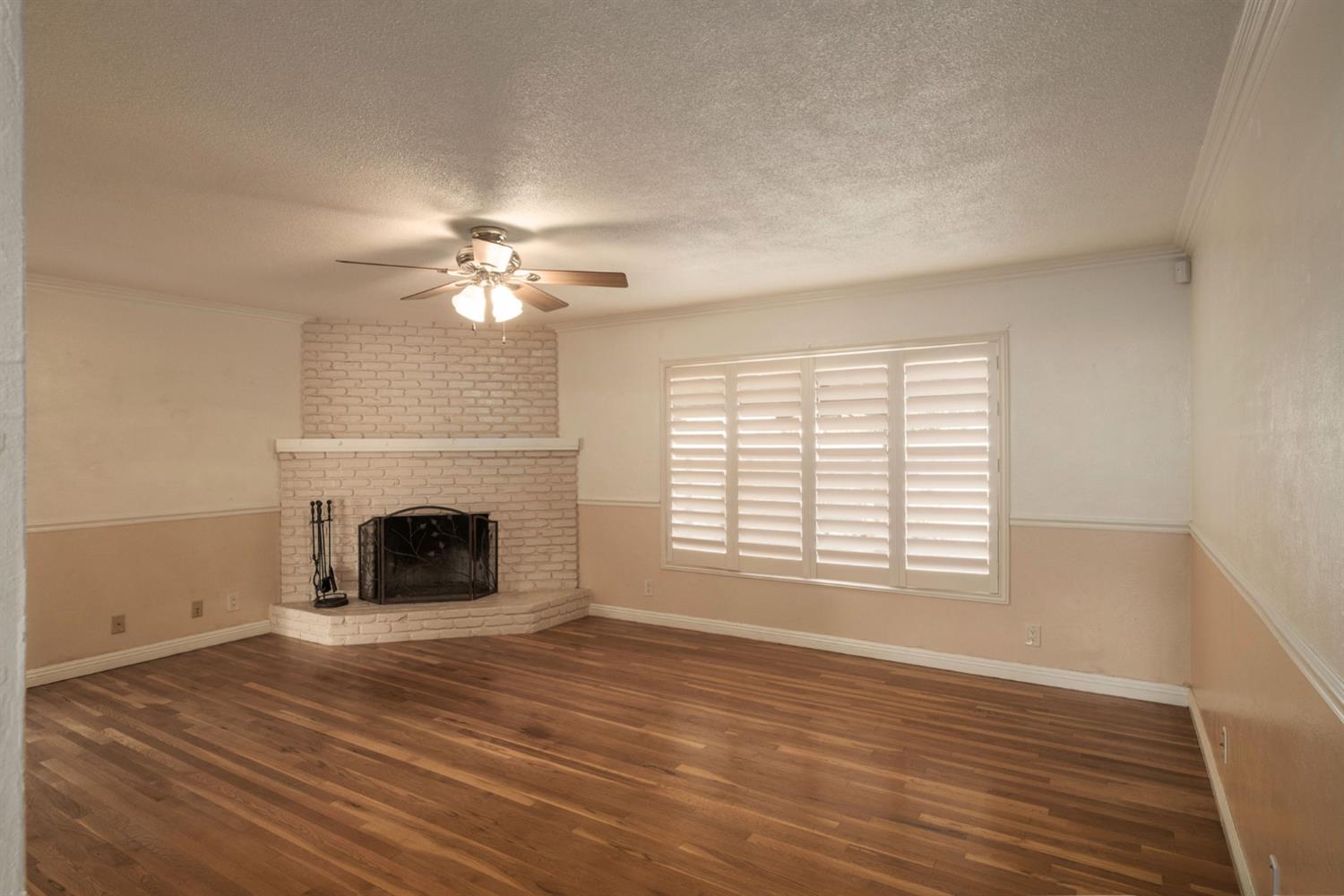 4376 North 5th Street Fresno, CA 93726 - Photo 5 of 22