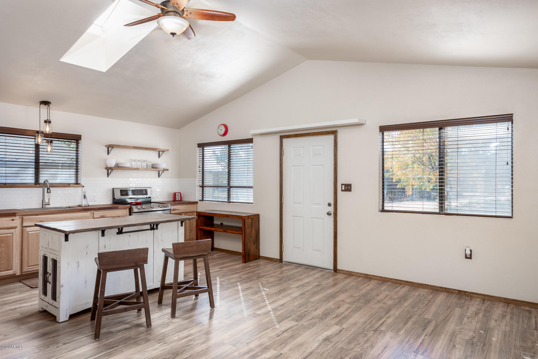 2138 Fishermans Road Overgaard, AZ 85933 - Photo 6 of 20 IMG_06