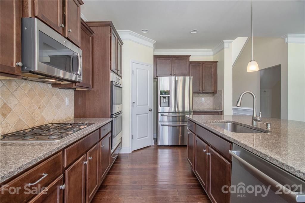 1143 Jack Pine Road Clover, SC 29710 - Photo 2 of 18 Gallery Image 2