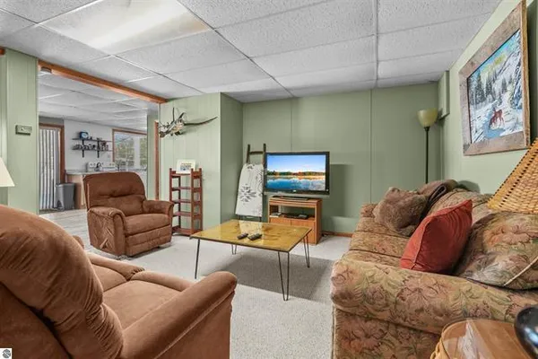 $498,500 | 9561 Peterson Drive, Cadillac, MI 49601