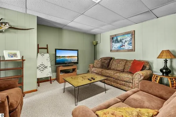 $498,500 | 9561 Peterson Drive, Cadillac, MI 49601