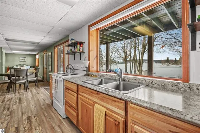 $498,500 | 9561 Peterson Drive, Cadillac, MI 49601