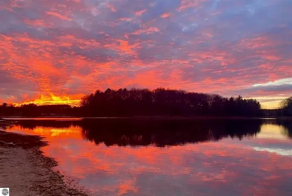 $498,500 | 9561 Peterson Drive, Cadillac, MI 49601