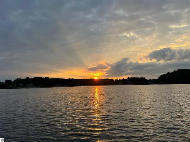 $498,500 | 9561 Peterson Drive, Cadillac, MI 49601