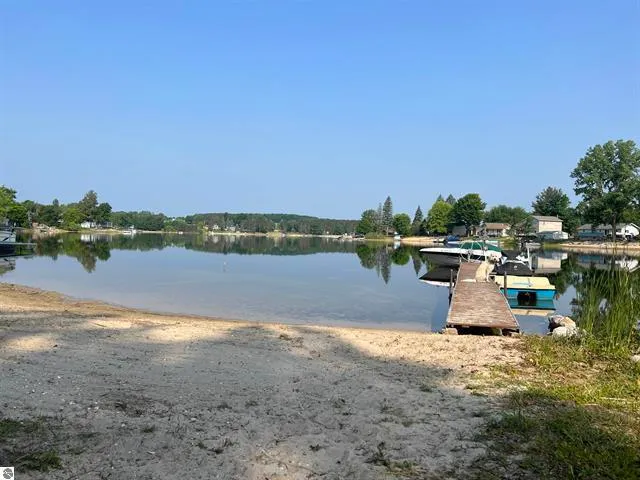 $498,500 | 9561 Peterson Drive, Cadillac, MI 49601