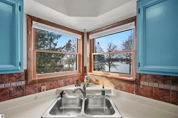 $498,500 | 9561 Peterson Drive, Cadillac, MI 49601