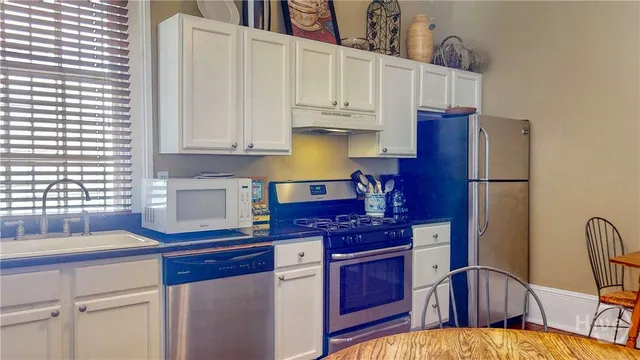 $750,000 | 251 East Broad Street, Unit 4, Savannah, GA 31401