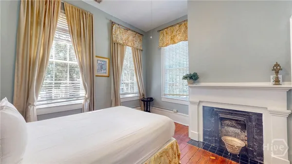 $739,400 | 251 East Broad Street, Unit 4, Savannah, GA 31401