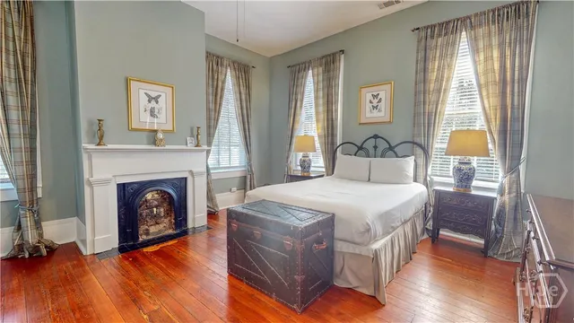$750,000 | 251 East Broad Street, Unit 4, Savannah, GA 31401