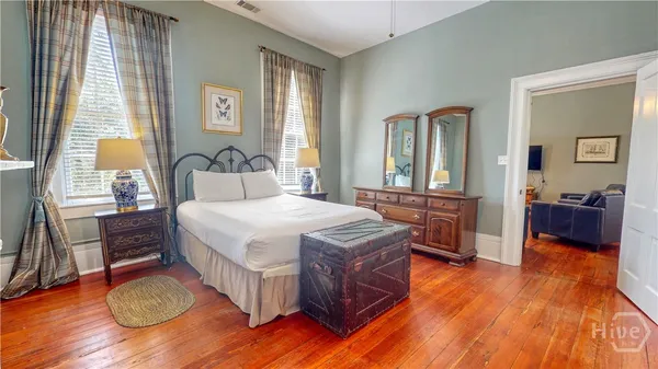 $739,400 | 251 East Broad Street, Unit 4, Savannah, GA 31401