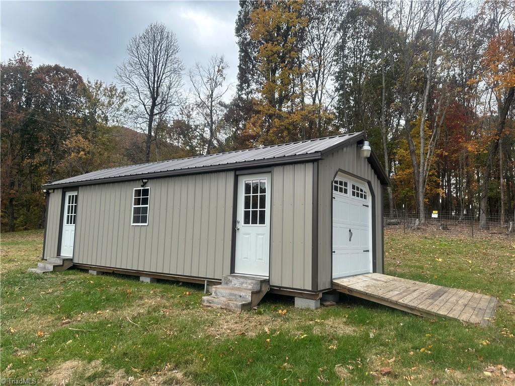 1603 Lead Mine Road Austinville, VA 24312 - Photo 4 of 10 Gallery Image 4