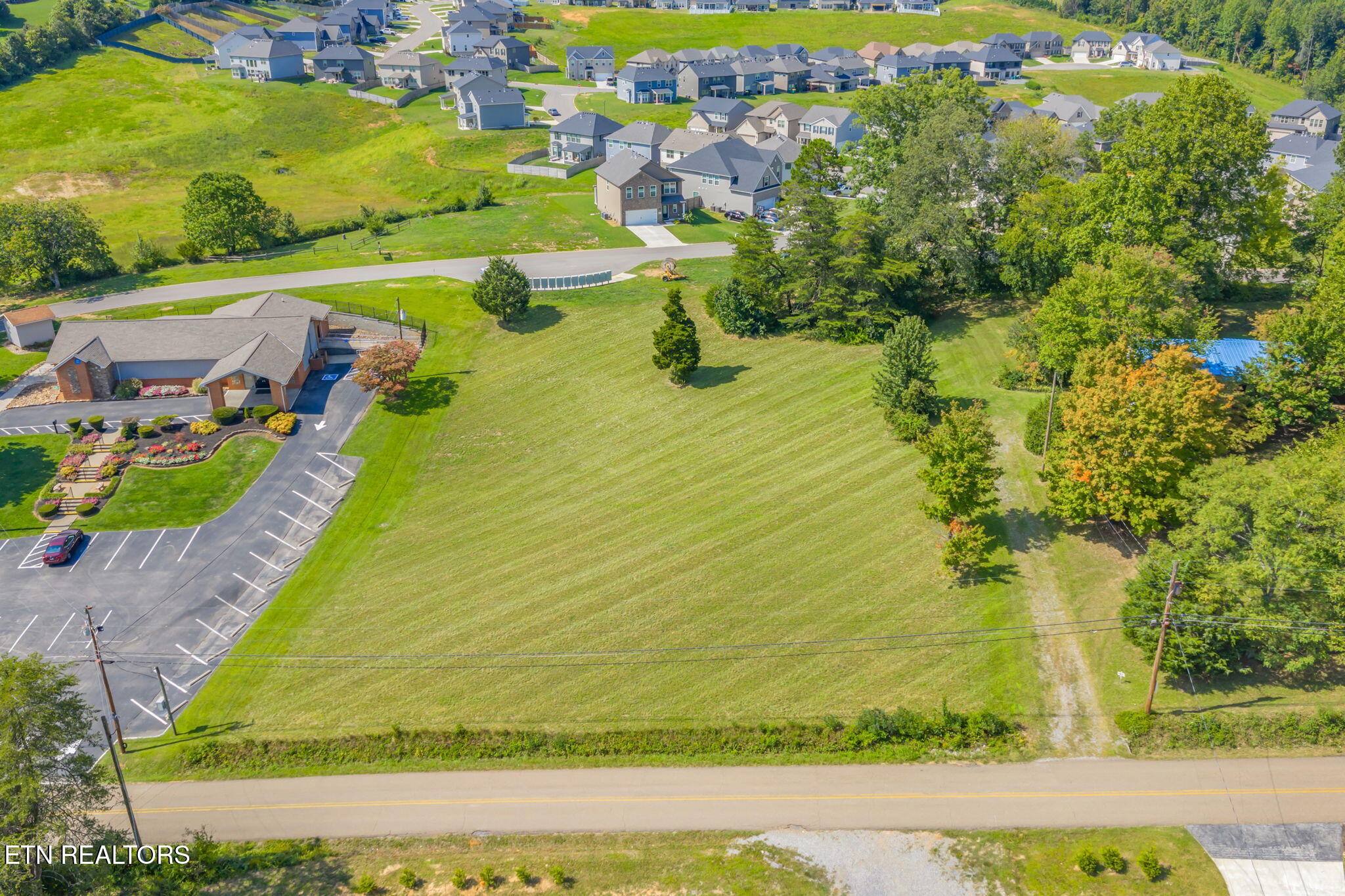 1409 Andes Road Knoxville, TN 37931 - Photo 3 of 12 24-web-or-mls-1409 Andes Road-23