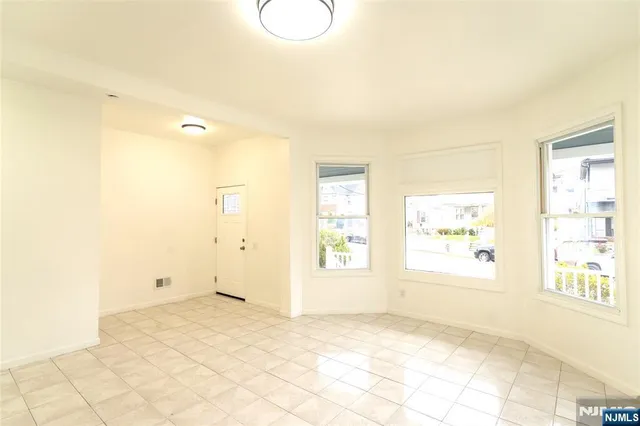 $3,000 | 221 Broadway, Unit 1, Passaic, NJ 07055