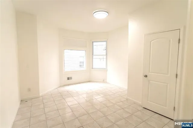 $3,000 | 221 Broadway, Unit 1, Passaic, NJ 07055