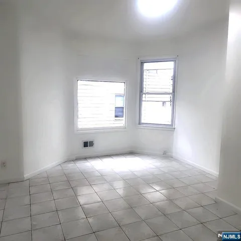 $3,000 | 221 Broadway, Unit 1, Passaic, NJ 07055