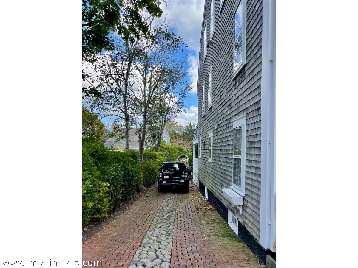 32 Union Street Nantucket, MA 02554 - Photo 26 of 30